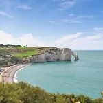 1 Bedroom Amazing In L'auber Casa vacanze Ectot-l'Auber